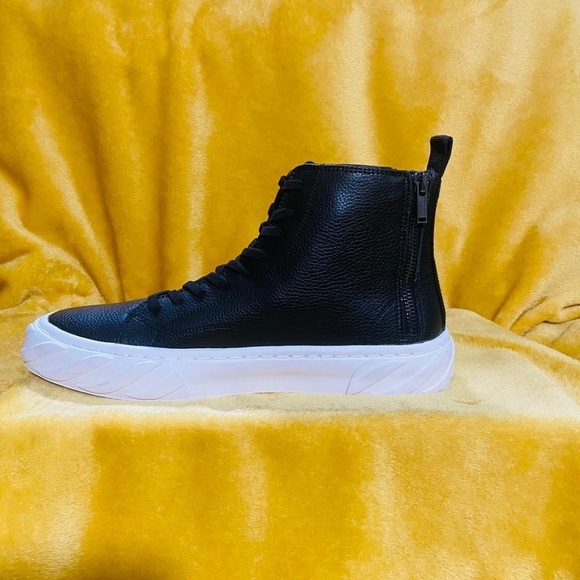 Karl Lagerfeld high top shoes sneakers 
Leather made chunky platform soles - Picture 2 of 4